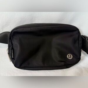 Lululemon everywhere crossbody bag